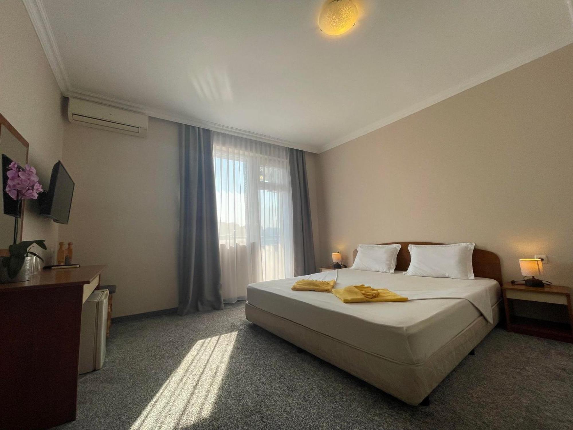 Alatoni Beach Hotel Sozopol Bagian luar foto