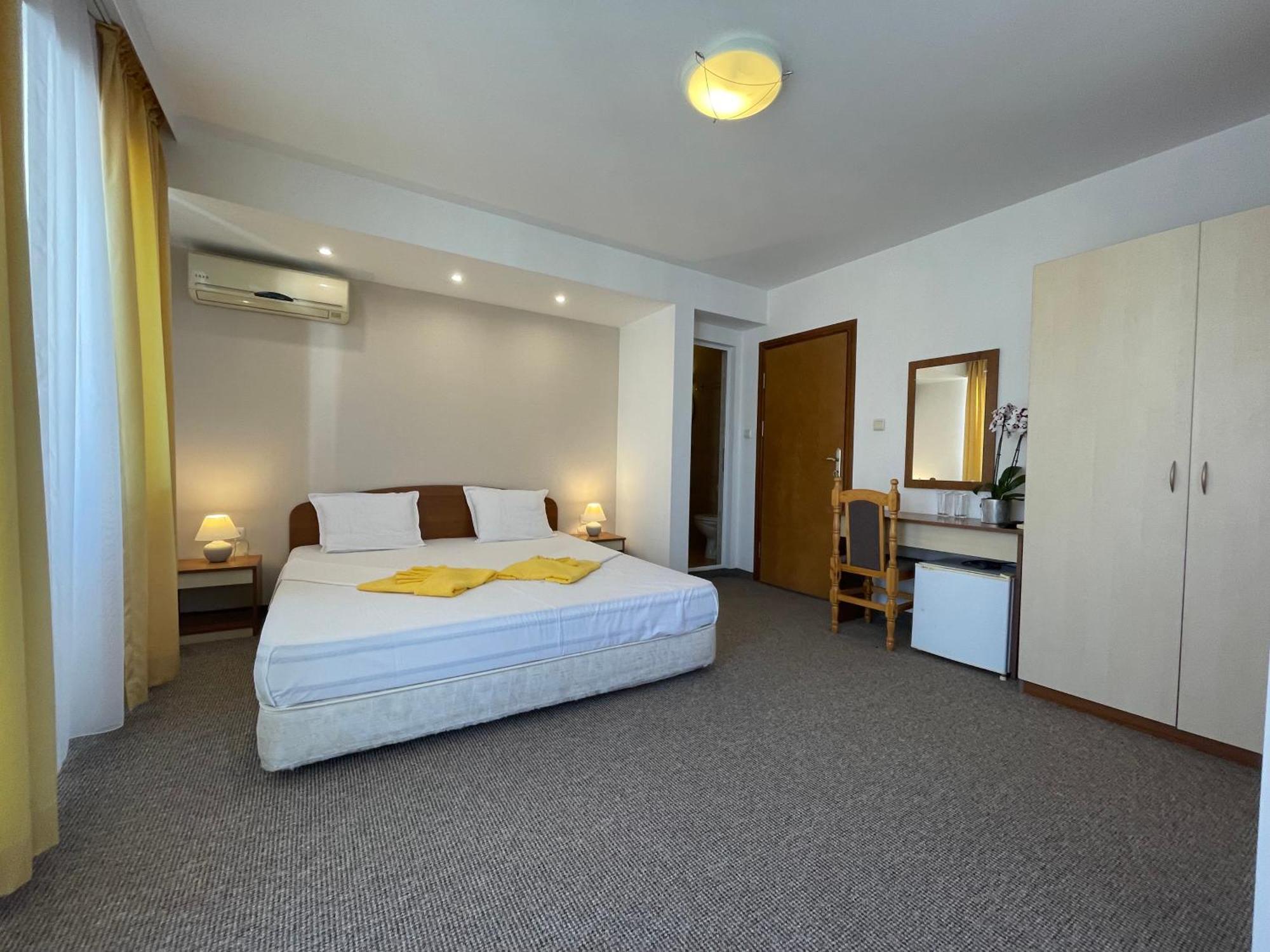Alatoni Beach Hotel Sozopol Bagian luar foto